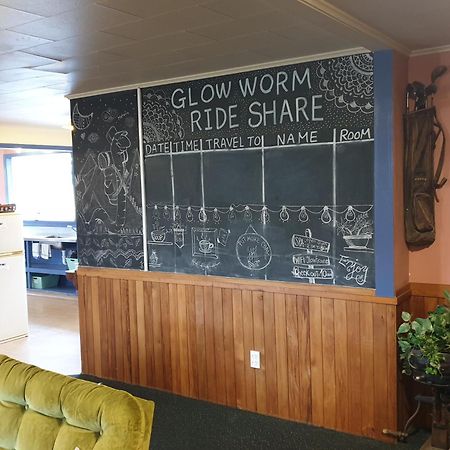 Glow Worm Accommodation Земля Франца-Иосифа Экстерьер фото