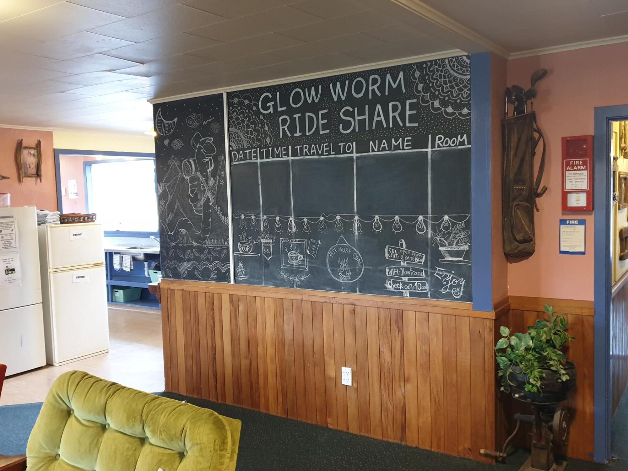 Glow Worm Accommodation Земля Франца-Иосифа Экстерьер фото